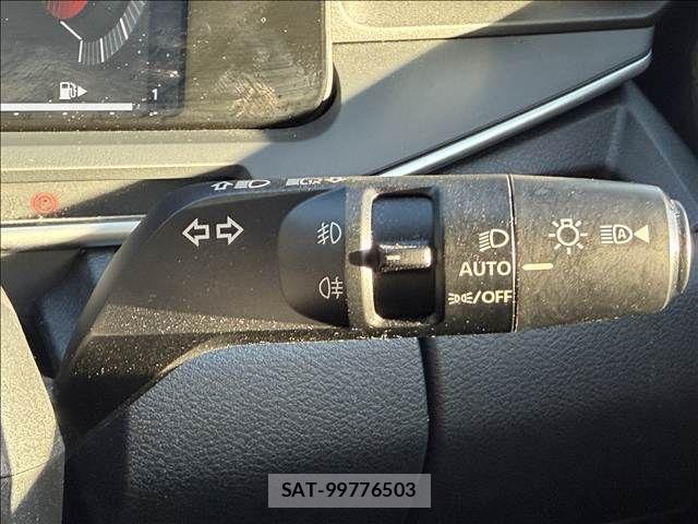 Nissan AURA 2021-11 7215075-28