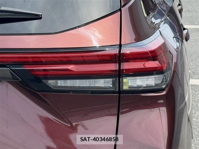 Nissan AURA 2022-06 7215090-12