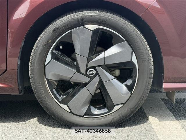 Nissan AURA 2022-06 7215090-28
