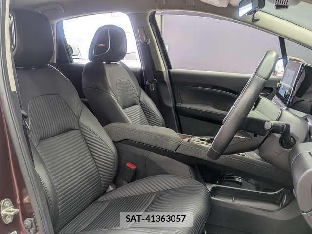 Nissan AURA 2022-11 7215095-12