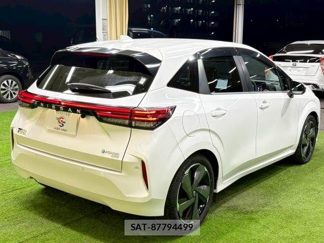 Nissan AURA 2021-12 7249856-15