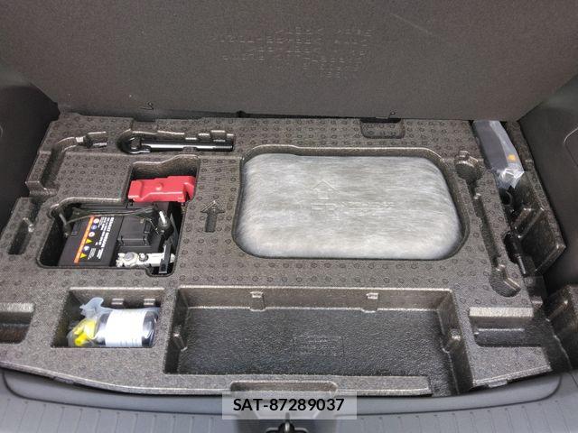 Nissan AURA 2024-09 7325790-17