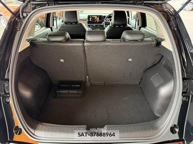 Nissan AURA 2022-01 7356937-19