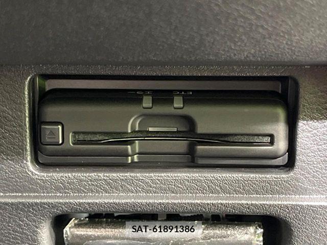 Nissan AURA 2022-01 7356932-5