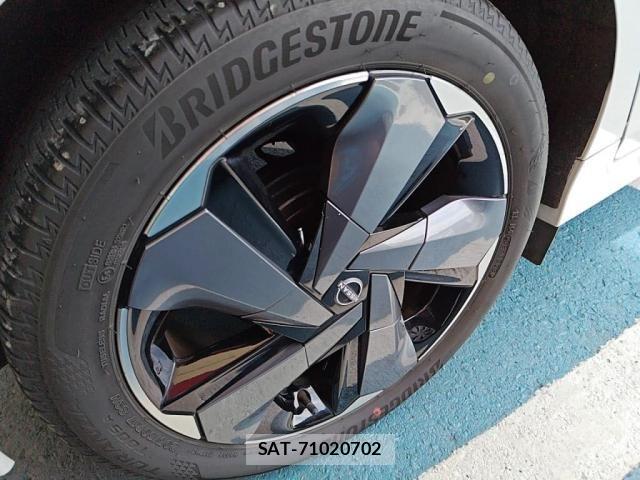 Nissan AURA 2023-04 7391420-27