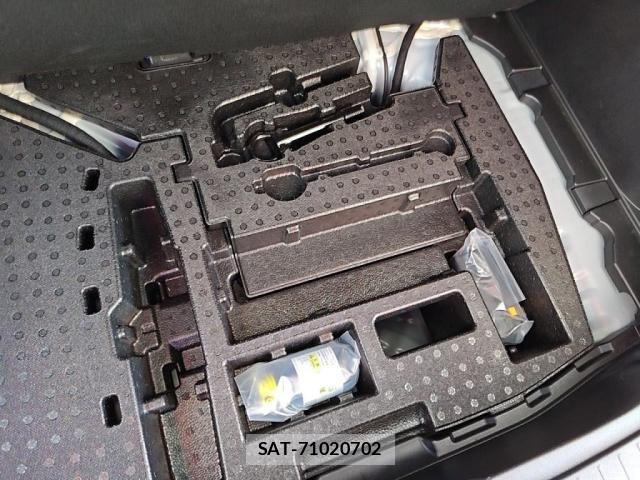 Nissan AURA 2023-04 7391420-29