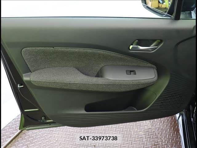 Nissan AURA 2025-05 7453043-28