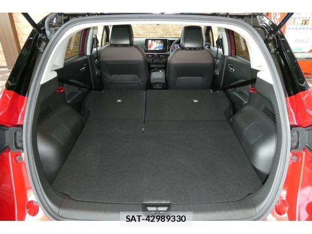 Nissan AURA 2025-02 7782807-12