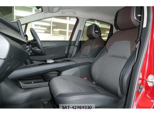 Nissan AURA 2025-02 7782807-6