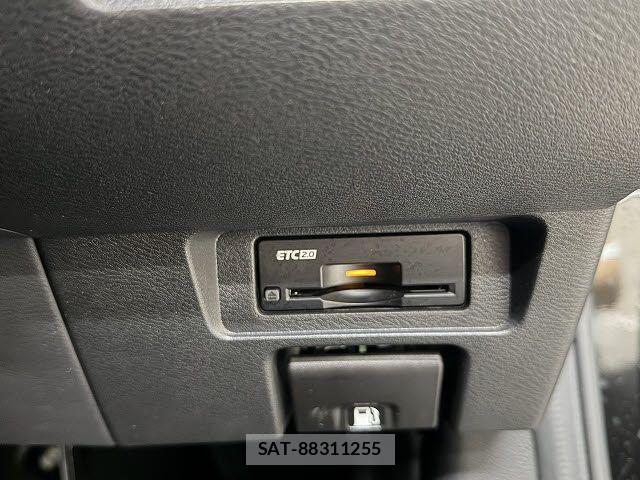 Nissan AURA 2023-08 7875387-11