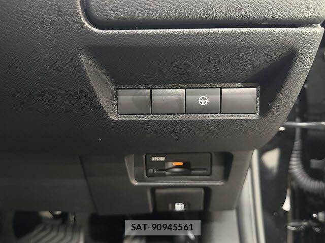 Nissan AURA 2024-10 7960587-10