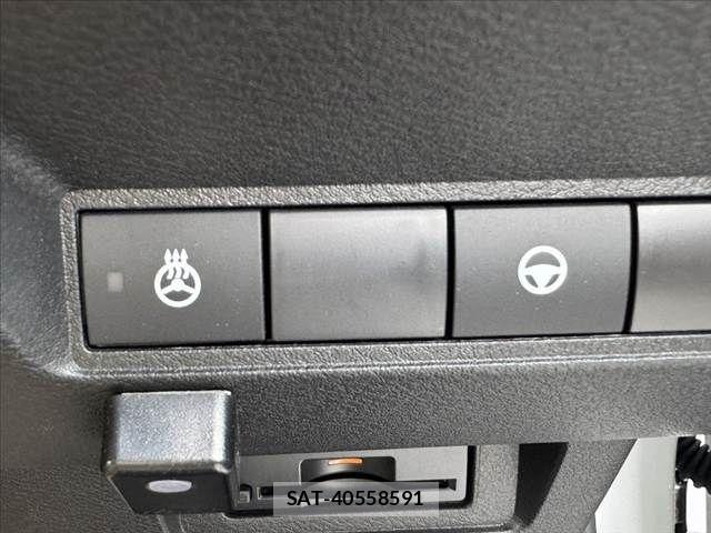 Nissan AURA 2023-07 7960592-24