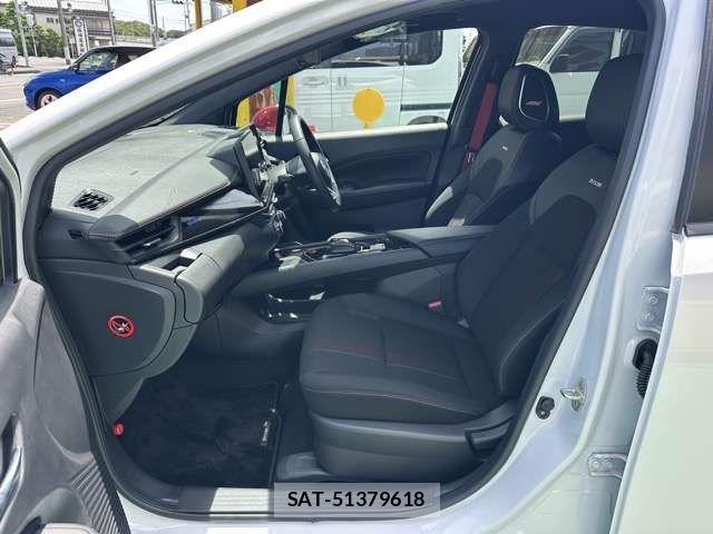 Nissan AURA 2025-10 8034496-2