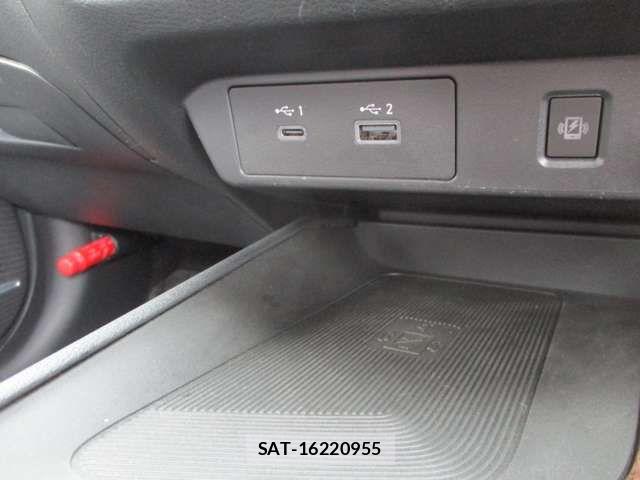 Nissan AURA 2022-06 8098097-19
