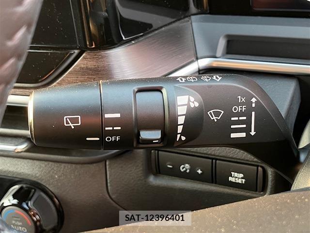 Nissan AURA 2021-11 8129107-10