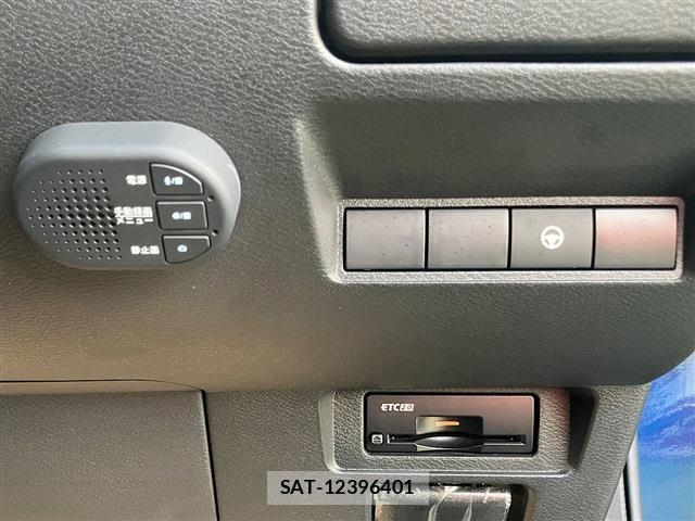 Nissan AURA 2021-11 8129107-12