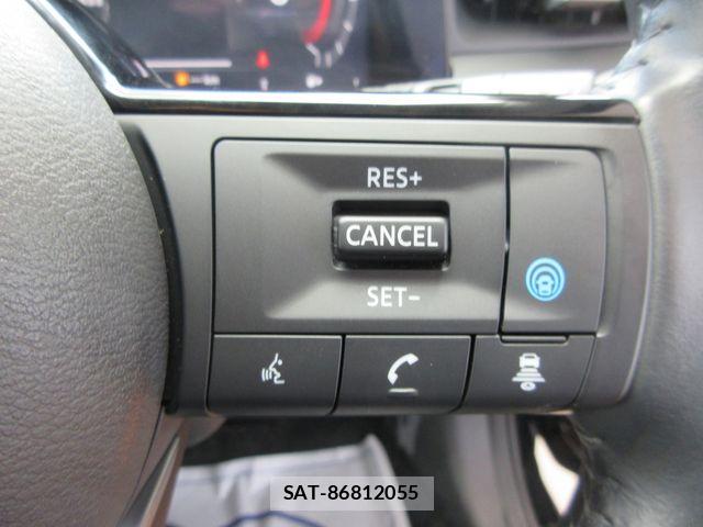 Nissan AURA 2022-06 8206479-5