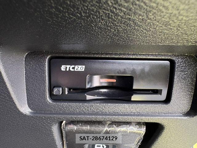 Nissan AURA 2021-09 8206484-4