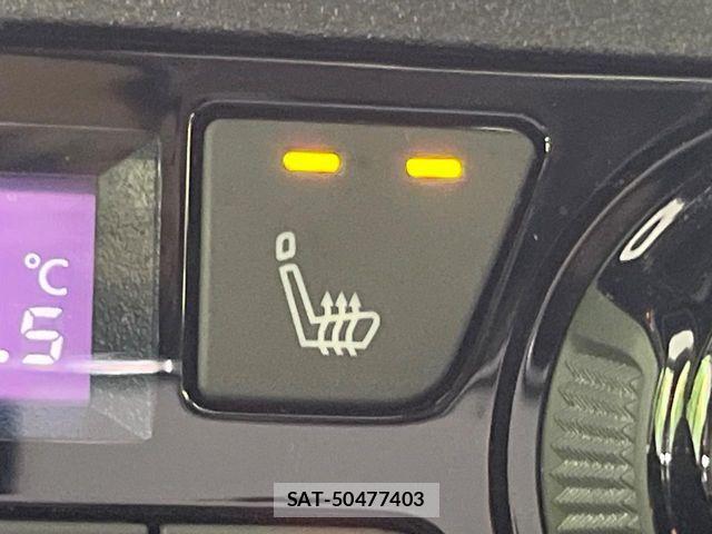 Nissan AURA 2022-01 8206456-4
