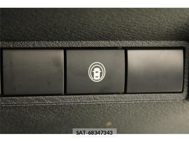 Nissan AURA 2022-04 8206475-5