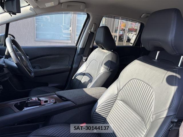 Nissan AURA 2021-11 8206461-21