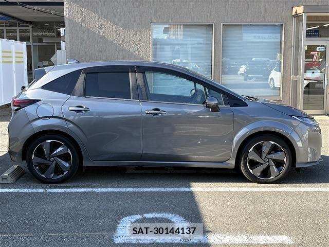 Nissan AURA 2021-11 8206461-3