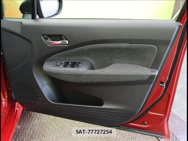 Nissan AURA 2022-05 8206483-21
