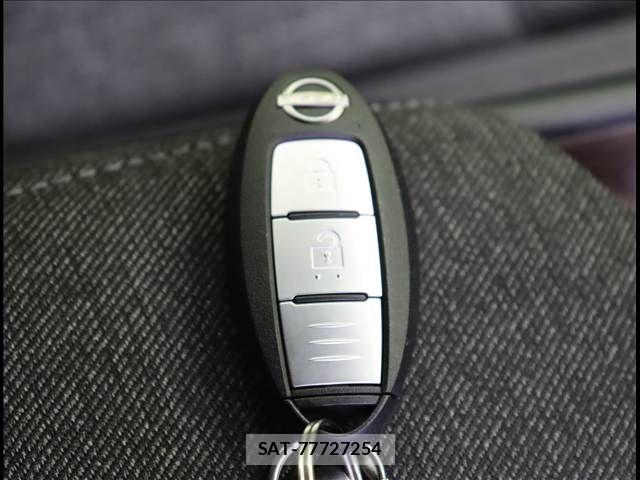 Nissan AURA 2022-05 8206483-6