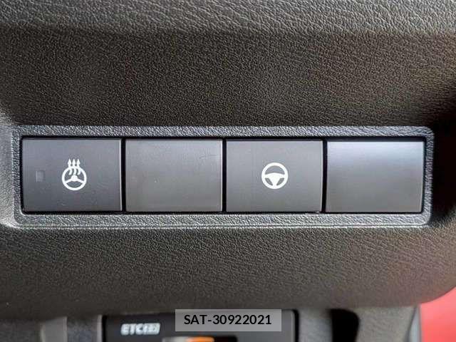 Nissan AURA 2022-07 8206452-9