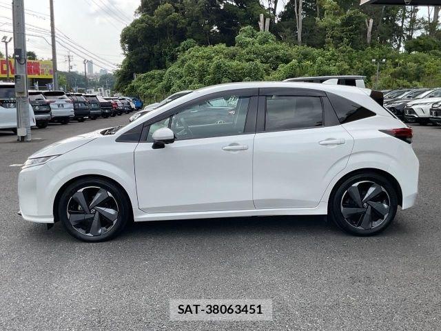 Nissan AURA 2022-01 8326434-11