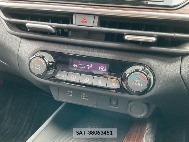 Nissan AURA 2022-01 8326434-17