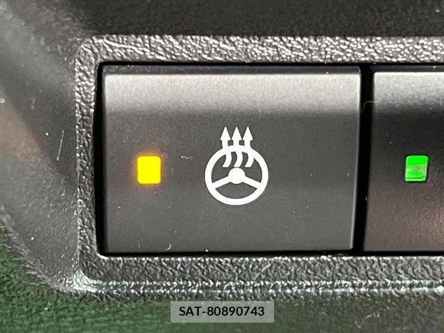 Nissan AURA 2022-06 8334972-6