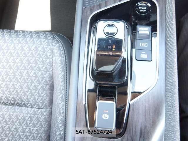 Nissan AURA 2025-10 8364861-12