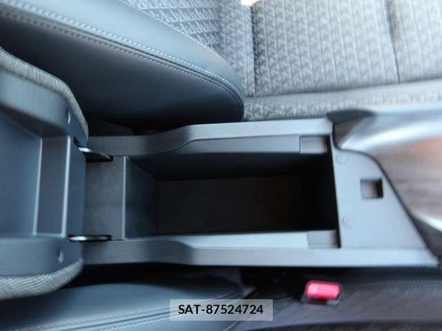 Nissan AURA 2025-10 8364861-14