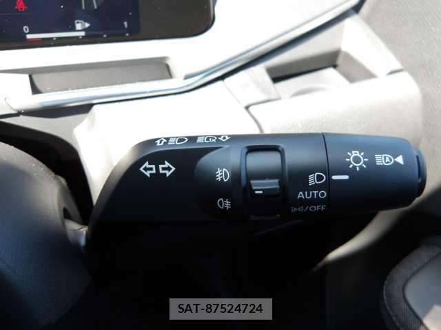 Nissan AURA 2025-10 8364861-17