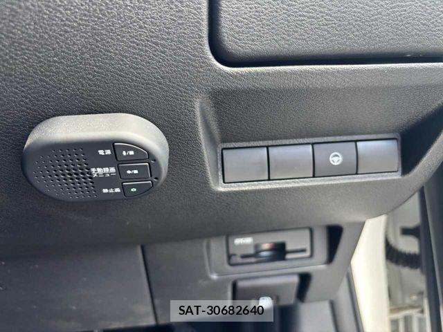 Nissan AURA 2022-08 8364866-19
