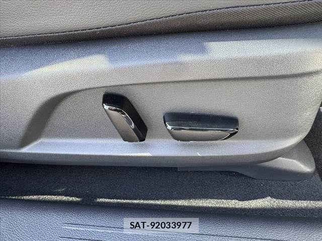 Nissan AURA 2024-08 8364864-6