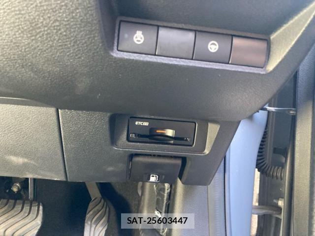 Nissan AURA 2021-11 8411311-14
