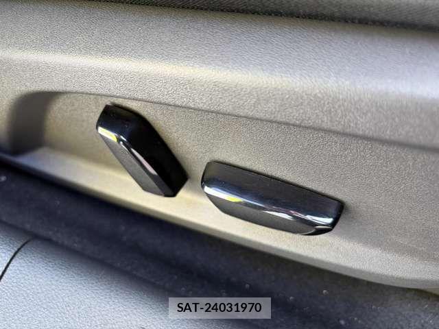 Nissan AURA 2025-10 8561224-4