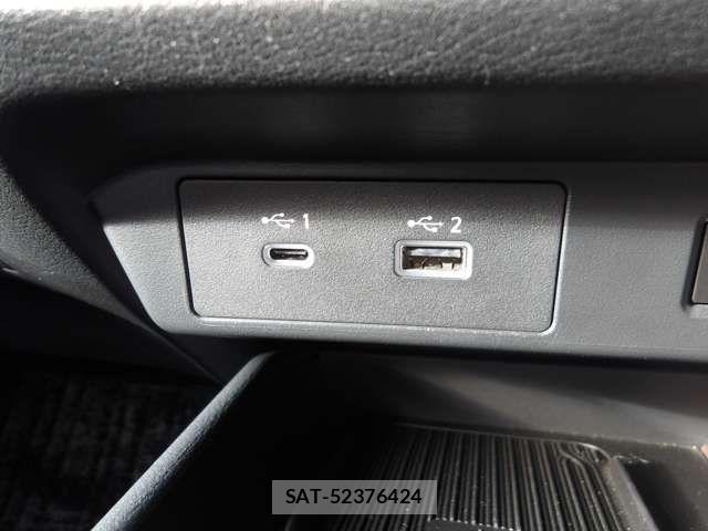 Nissan AURA 2023-12 8740718-19