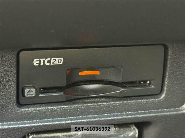 Nissan AURA 2022-02 8740722-27