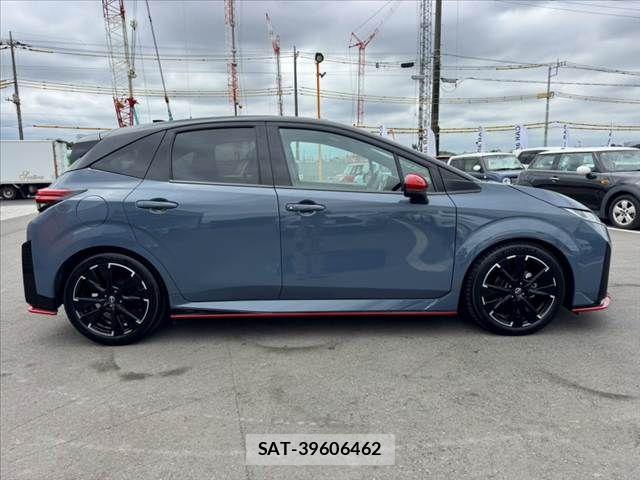 Nissan AURA 2025-03 8740688-11