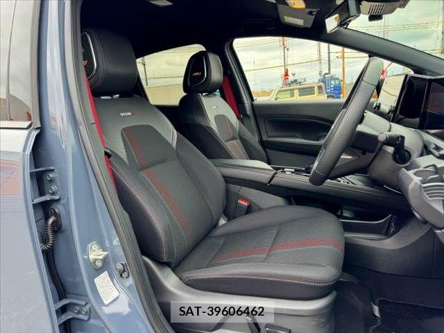 Nissan AURA 2025-03 8740688-15