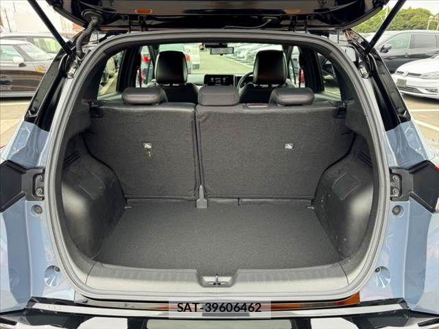Nissan AURA 2025-03 8740688-18