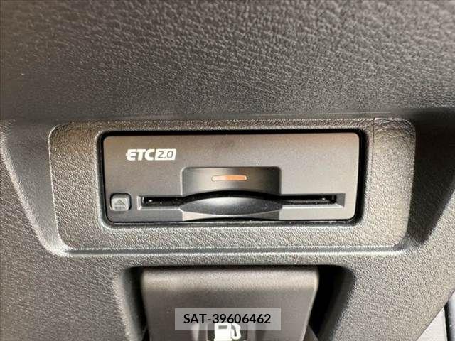 Nissan AURA 2025-03 8740688-25