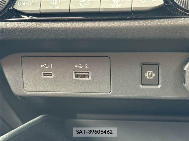 Nissan AURA 2025-03 8740688-29