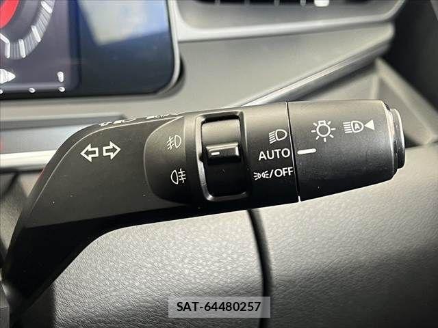 Nissan AURA 2023-09 8740717-28