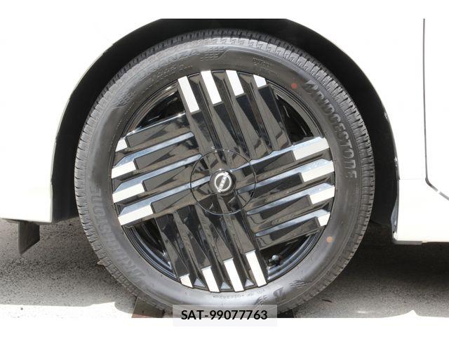Nissan AURA 2025-04 8740708-27