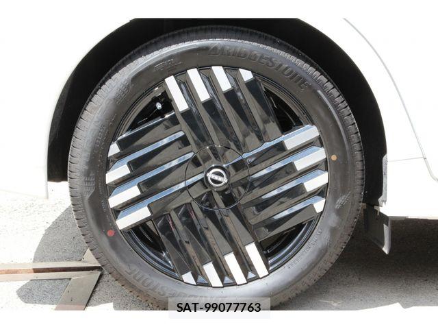 Nissan AURA 2025-04 8740708-28