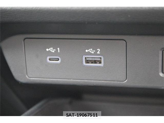 Nissan AURA 2022-04 8740719-26